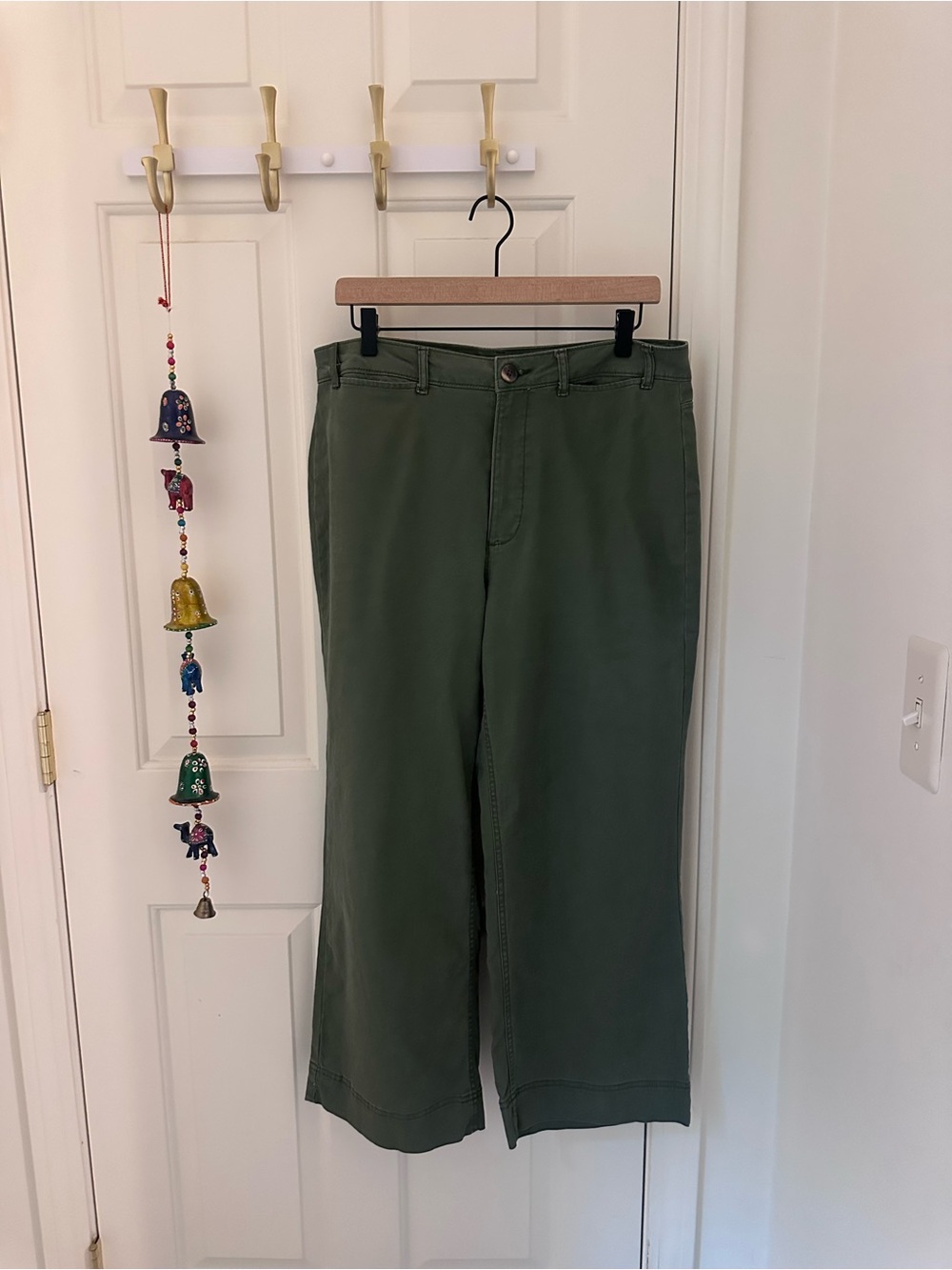 Old Navy Olive Green Straight Chinos